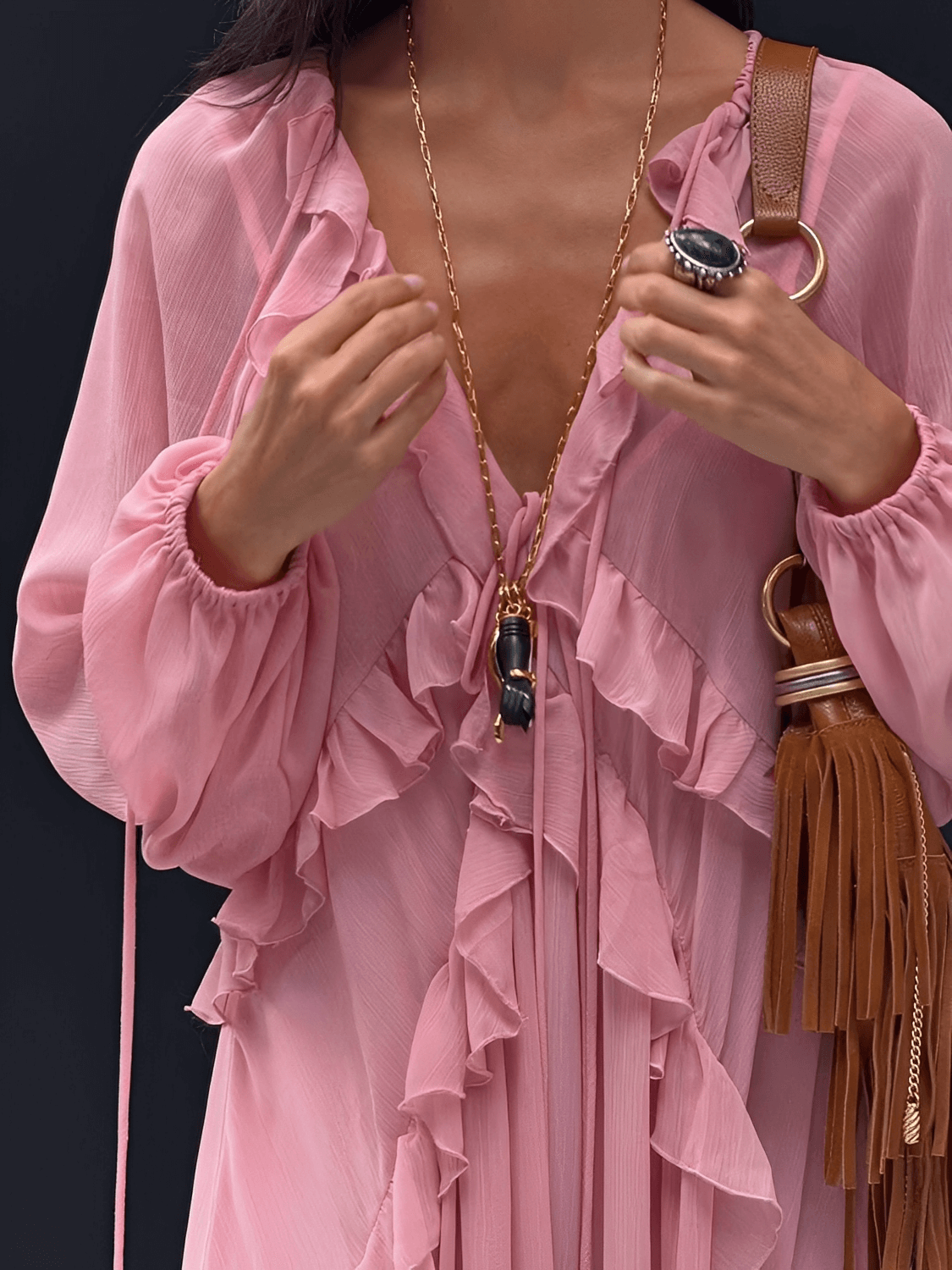 Vestido Longo em Chiffon com Babados Decote em V e Mangas Longas – Bele