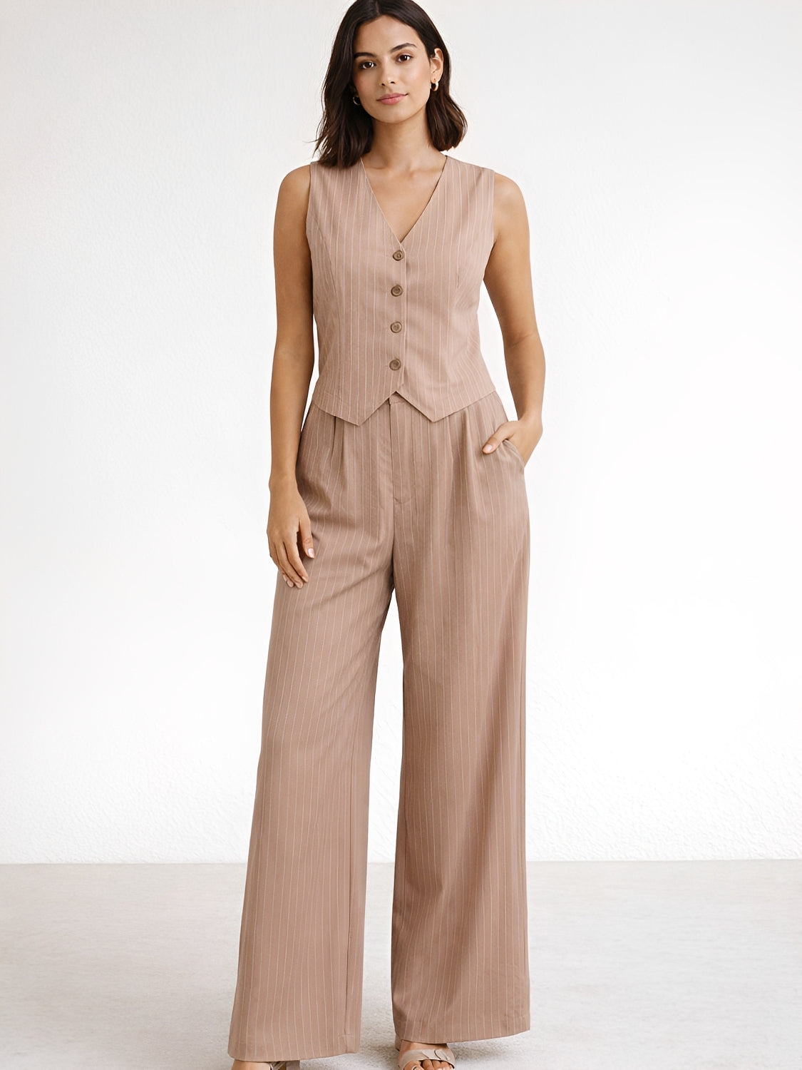 Conjunto Alfaiataria Risca de Giz Colete com Botões e Calça Pantalona - Miz