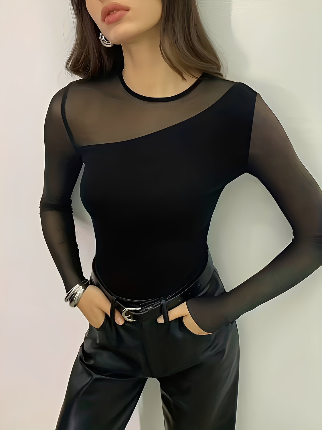 Blusa com Recortes Diagonal em Tule e Manga Longa Translúcida – Meni