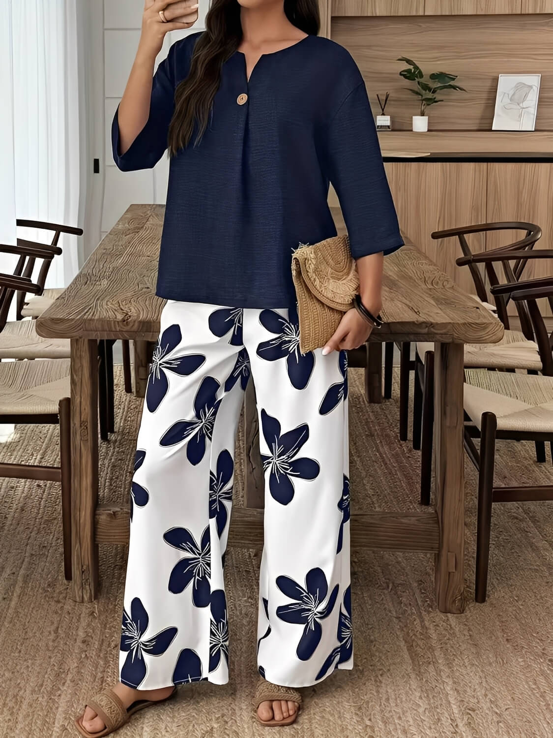 Conjunto Belice com Detalhe de Botão e Calça Pantalona Floral