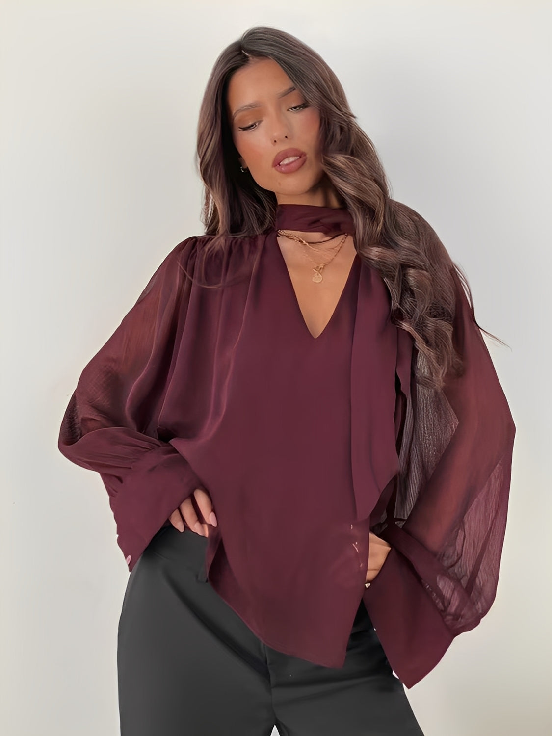Blusa em Chiffon com Manga Bispo Gola Laço e Punhos Estruturados – Samira