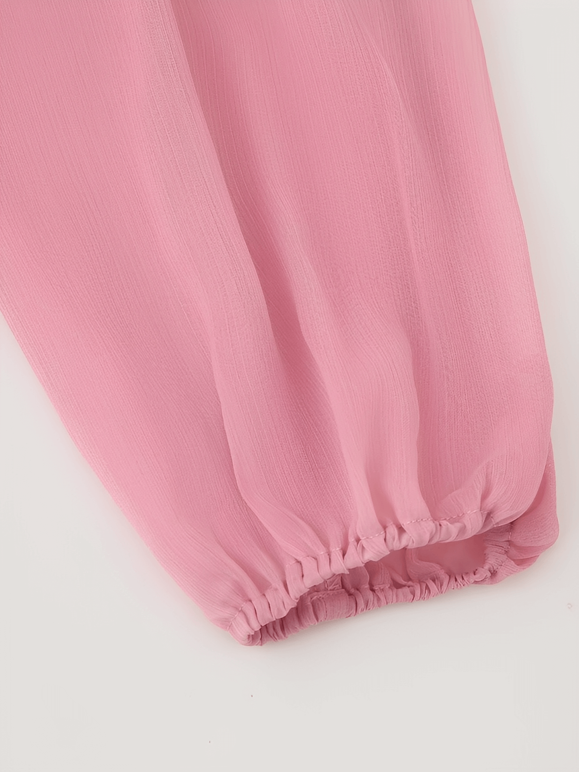 Vestido Longo em Chiffon com Babados Decote em V e Mangas Longas  – Bele