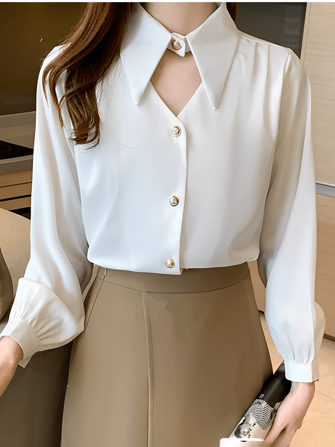 Camisa Acetinada Gola Lapela Alongada e Fecho Elegante no Pescoço – Luma