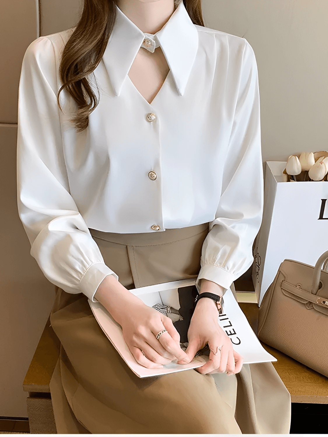 Camisa Acetinada Gola Lapela Alongada e Fecho Elegante no Pescoço – Luma
