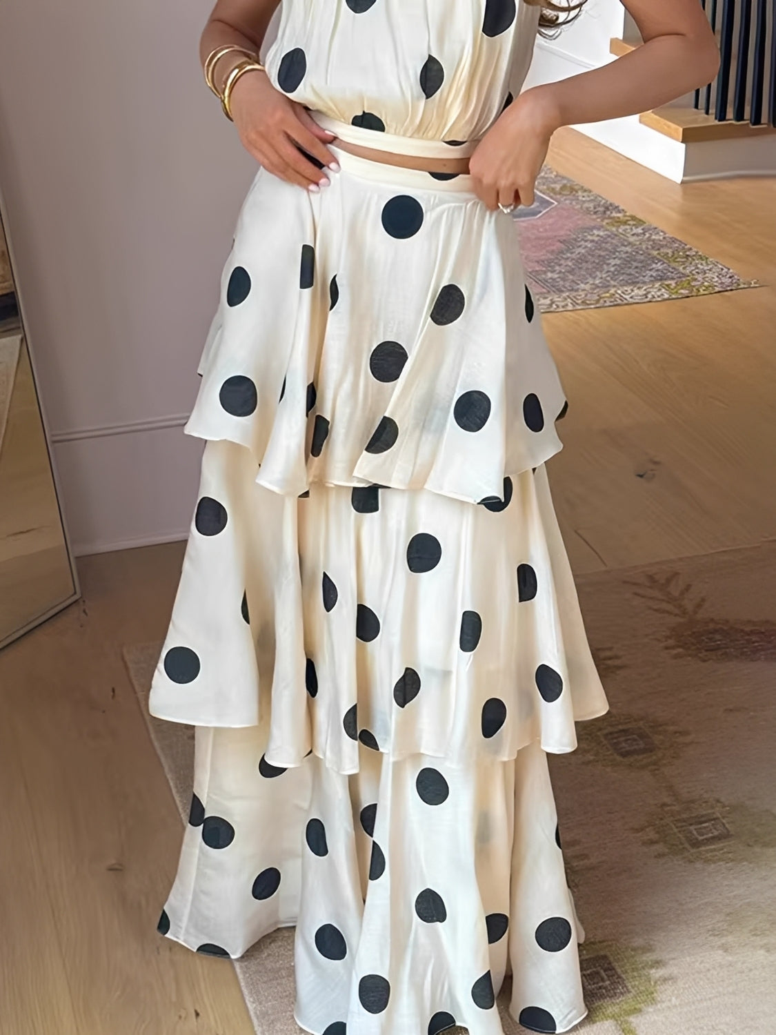 Conjunto Poá em Chiffon com Top Halter e Saia Longa em Camadas - Simaria