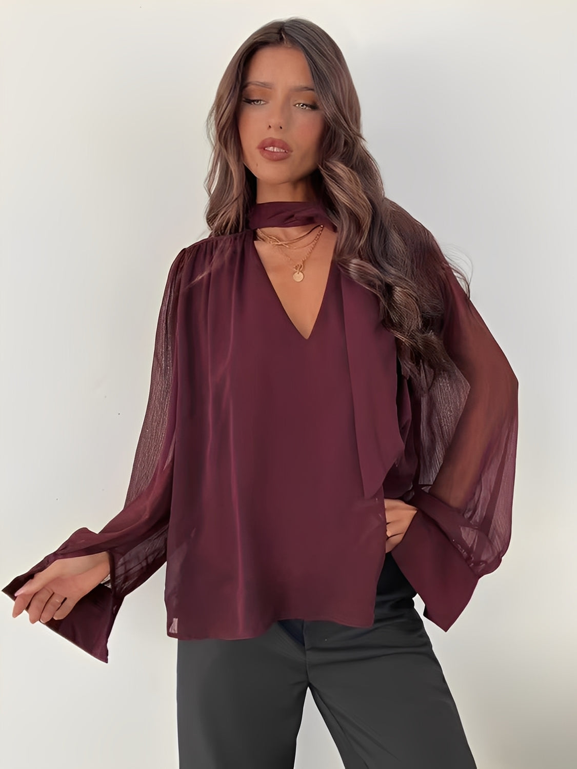 Blusa em Chiffon com Manga Bispo Gola Laço e Punhos Estruturados – Samira